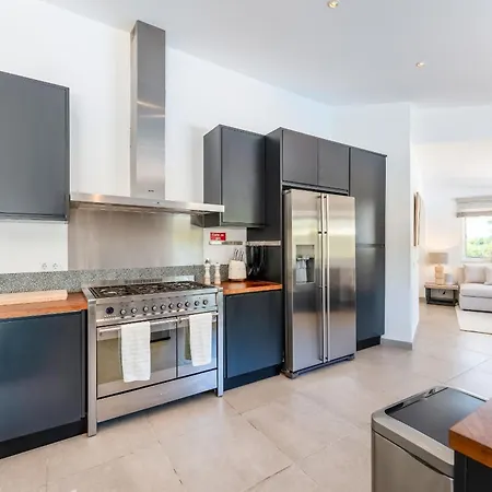 Benjamin - * فالي دو لوبو