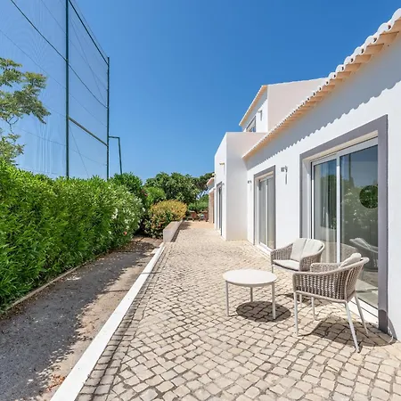 فيلة Benjamin - *