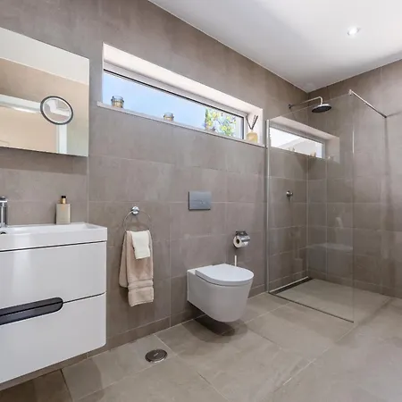 Benjamin - فالي دو لوبو