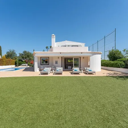 Villa Benjamin - *